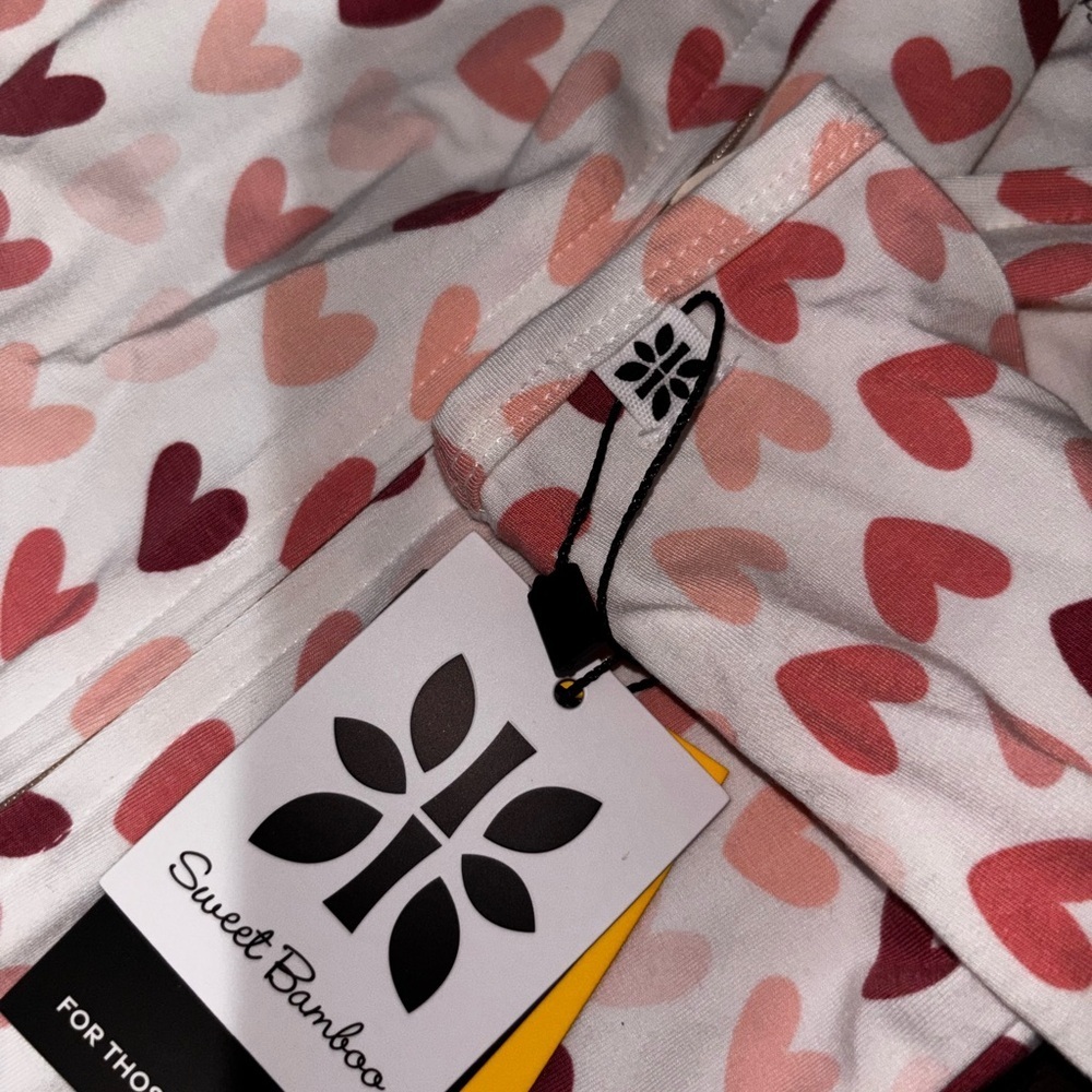 SWEET BAMBOO ZIPPER FOOTIE - PINK HEARTS Mulitple sizes available - Picture 5 of 6